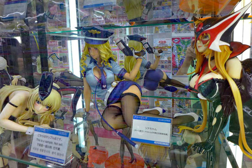 Manga & Anime characters Den Den Town Electronic City Osaka