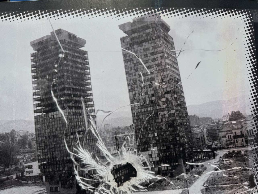 Twin Towers Sarajevo im Krieg