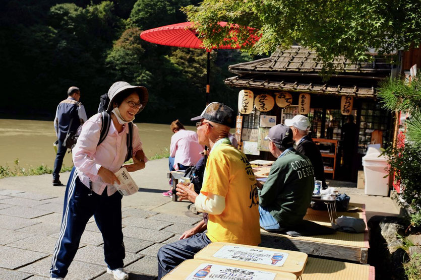 Station Bahnhof Arashiyama river restaurant tipp am Fluß, things to do, best must try restaurants