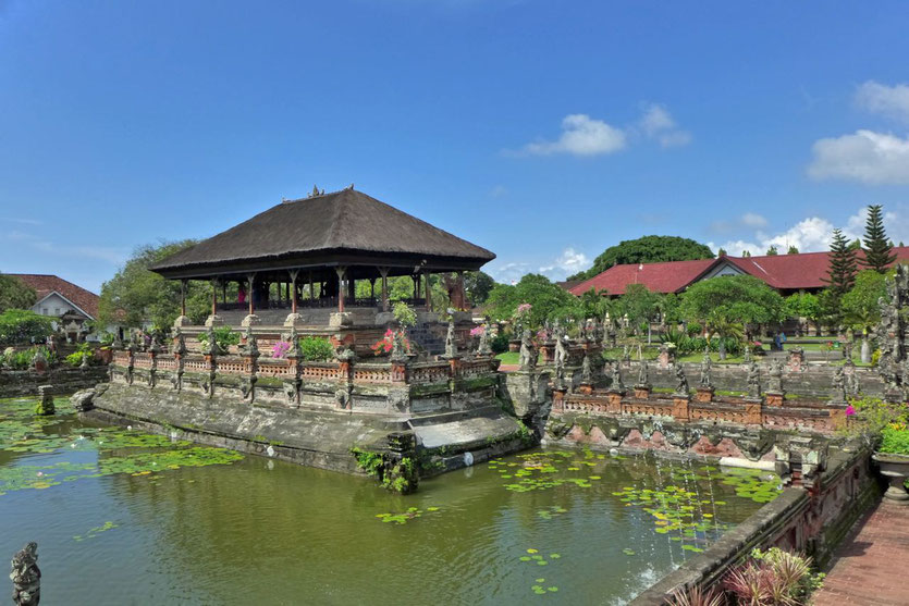 Königliche Gerichtssaal im Taman Kertha Gosa Palast in Ostbali