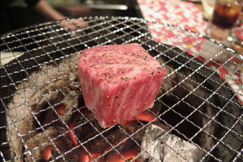 Yakiniku Kobe beef grill restaurant Osaka 