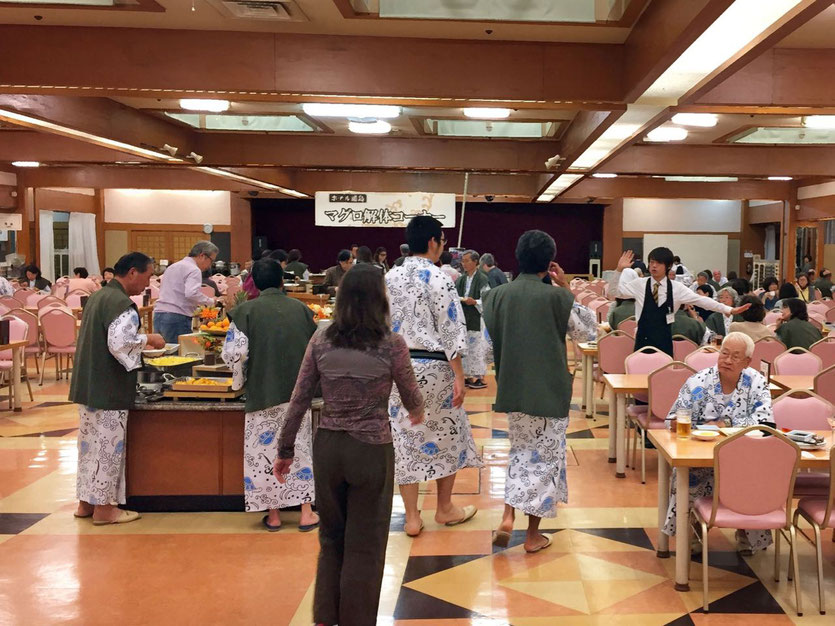 Typisches Onsen Großhotel in der japanischen Provinz Wakayama