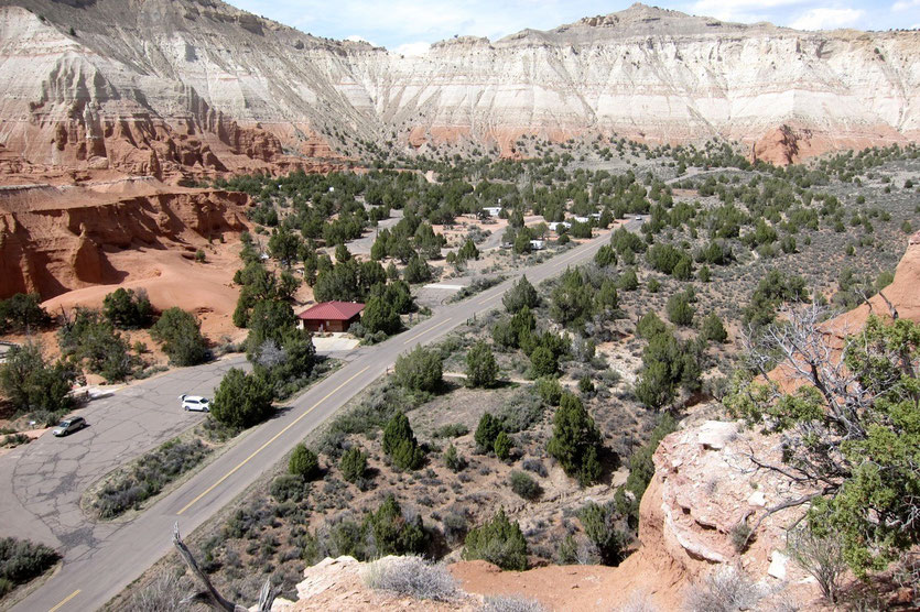 Kodachrome Basin SP, Blick auf Campground vom Angel's Palace Trail