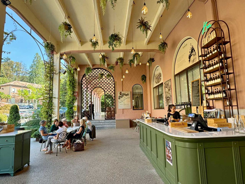 Bar Fontana im Weingut Fontanafredda