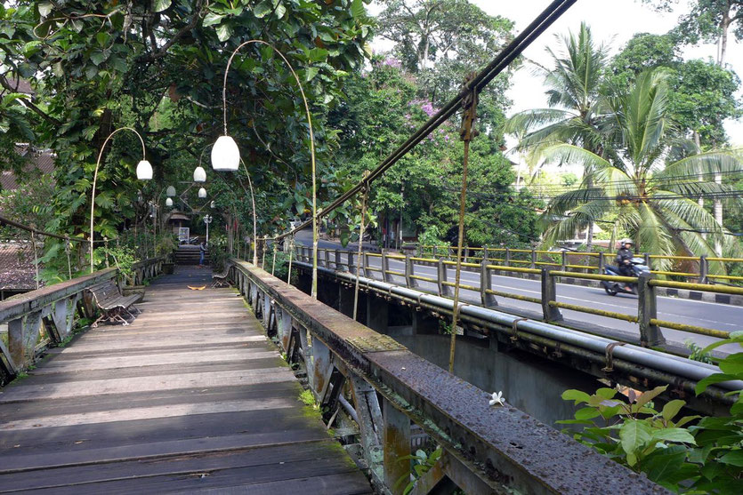 Historische Holzbrücke Ubud