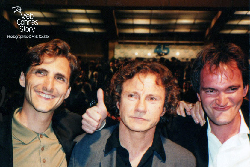 Lawrence Bender, Harvey Kheitel, Quentin Tarantino, à la sortie de la projection du film "Reservoirs Dogs"- Festival de Cannes - 1992 - Photo © Anik COUBLE