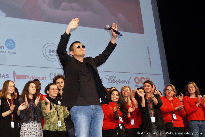 Gérard Collomb, entouré de son épouse Caroline et de leurs deux filles - Clôture du Festival Lumière 2016 - Halle Tony Garnier de Lyon - Photo © Anik Couble