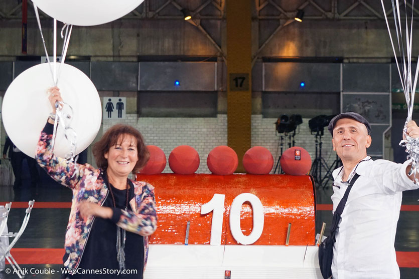 En compagnie de mon ami, Loulou Dedola, scénariste, auteur, compositeur, interprète, leader du groupe RCP, lors du très convivial dîner d'ouverture du Festival Lumière 2018 - Lyon - Photo © Anik Couble