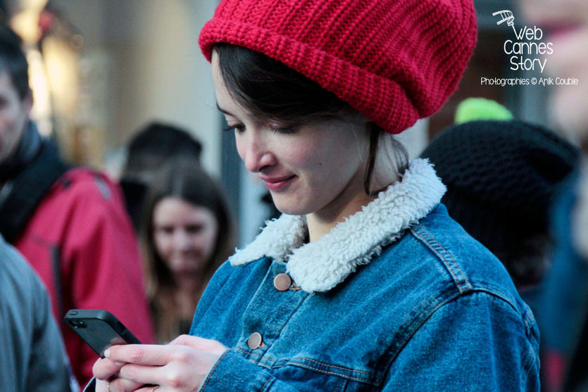 Charlotte Le Bon, à l'initiative du projet "Inside Out" de l'Artiste JR - Lyon  Déc 2013 - Photo © Anik COUBLE