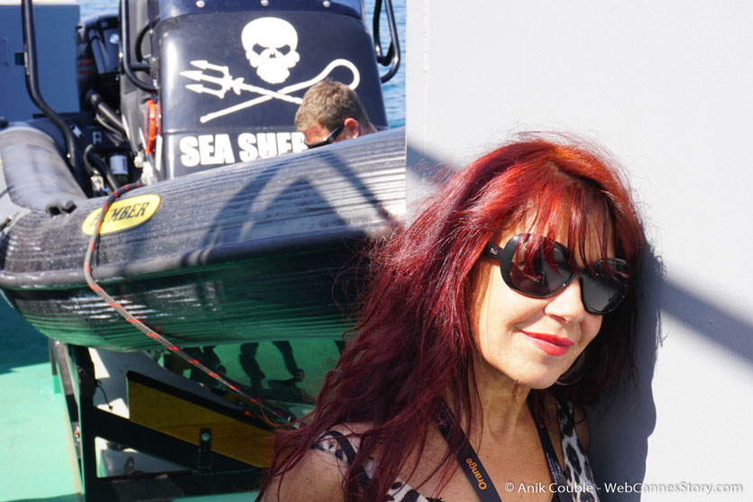 Esméralda Petit Benito, à bord du "Sam Simon” l'un des bateaux de la fondation Sea Shepherd - Festival de Cannes 2016 - Photo © Anik Couble