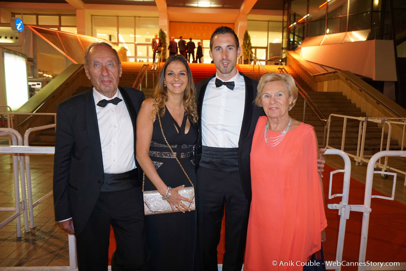 Max Lefrancq Lumière, en compagnie de son épouse Michèle, de son petit fils, Cédric et de sa petite amie  Karine - Festival de Cannes 2016 - Photo © Anik Couble