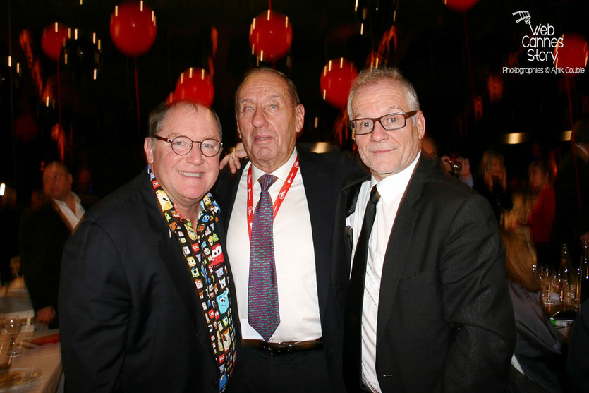 Max Lefrancq-Lumière entouré de John Lasseter et Thierry Fremaux , lors de la cérémonie d'ouverture du Festival Lumière 2015 - Lyon - Photo © Anik COUBLE