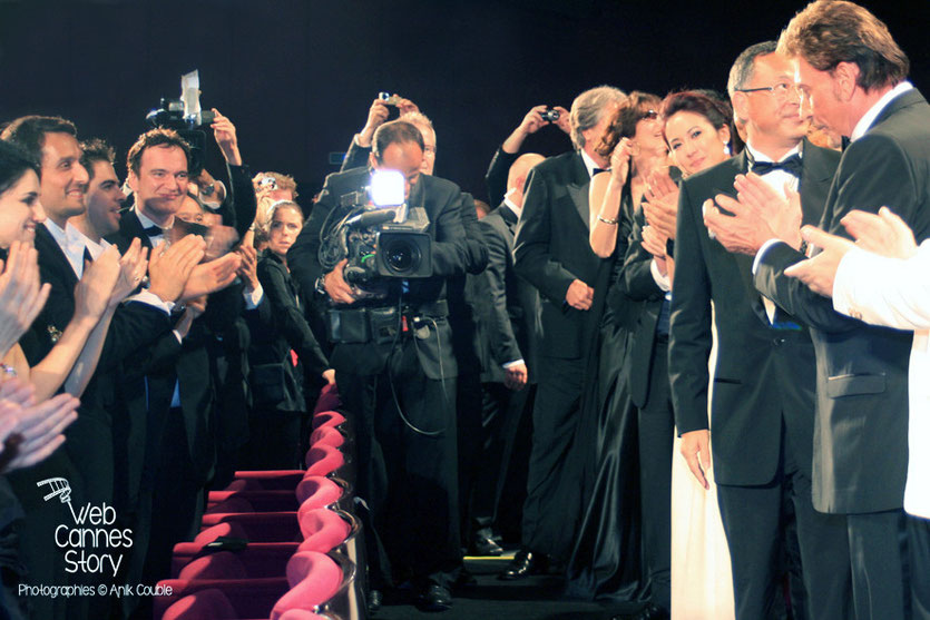 Quentin Tarantino, dans le public, lors de la projection du film "Vengeance" de Johnnie To - Festival de Cannes - 2009 - Photo © Anik COUBLE