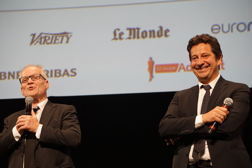 Thierry Fremaux, en maître de cérémonie virtuose et son ami Laurent Gerra, incroyable de drôlerie et de talent, sur scène, lors de la cérémonie d’ouverture du Festival Lumière 2018 - Lyon - Photo © Anik Couble