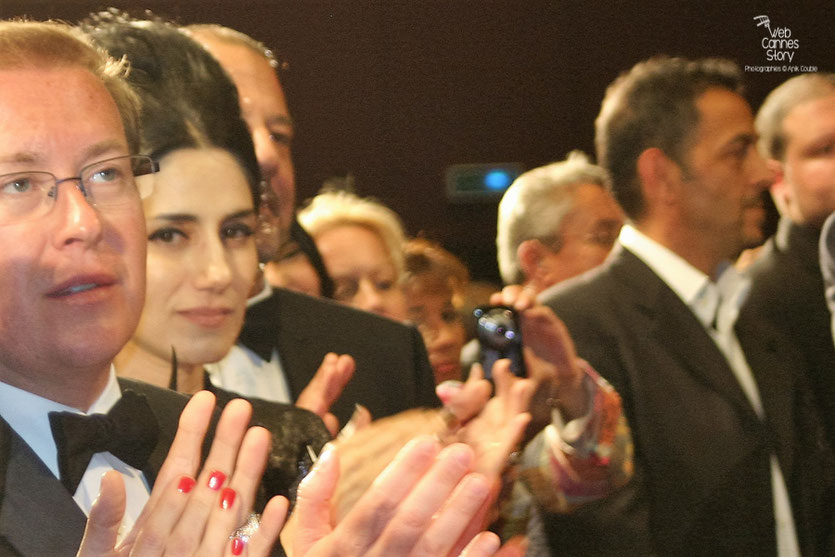 Ronit Elkabetz, dans le public, lors de la projection du film "Hors la loi" de Rachid Bouchareb - Festival de Cannes 2010 - Photo © Anik Couble
