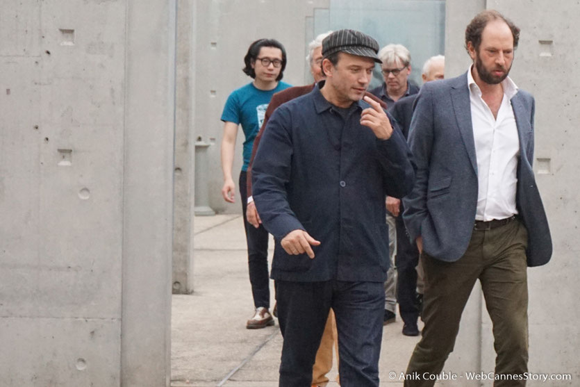 Bertrand Tavernier,lors du tournage, du remake de la Sortie des Usines Lumière, dirigé par Wong Kar-wai - Festival Lumière 2017 - Lyon - Photo © Anik Couble