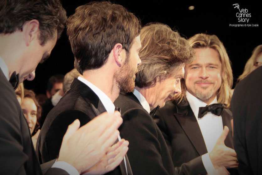  Brad Pitt, Ben Mendelsohn et Scoot McNairy, lors de la projection  de "Cogan - La mort en douce"  d’Andrew Dominik - Festival de Cannes 2012 - Photo © Anik COUBLE