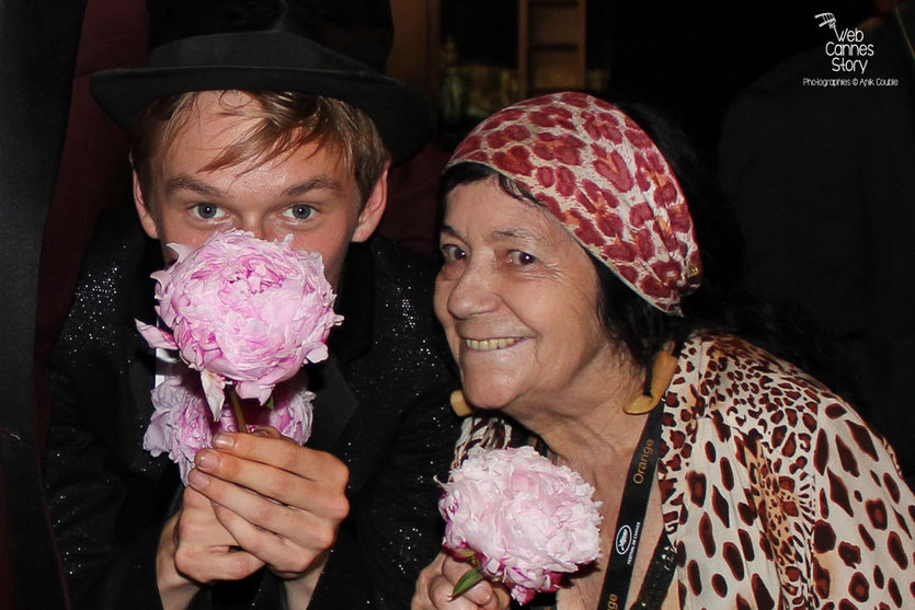 Henry  Hopper, très complice avec Pascaline, la célèbre femme panthère - Festival de Cannes 2011 - Photo © Anik Couble