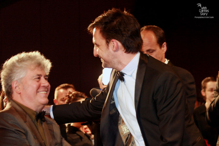  Pedro Almodovar et Alejandro Amenabar, lors de la projection du film d' Alejandro Amenabar "Agora"  - Festival de Cannes - 2006 - Photo © Anik Couble 