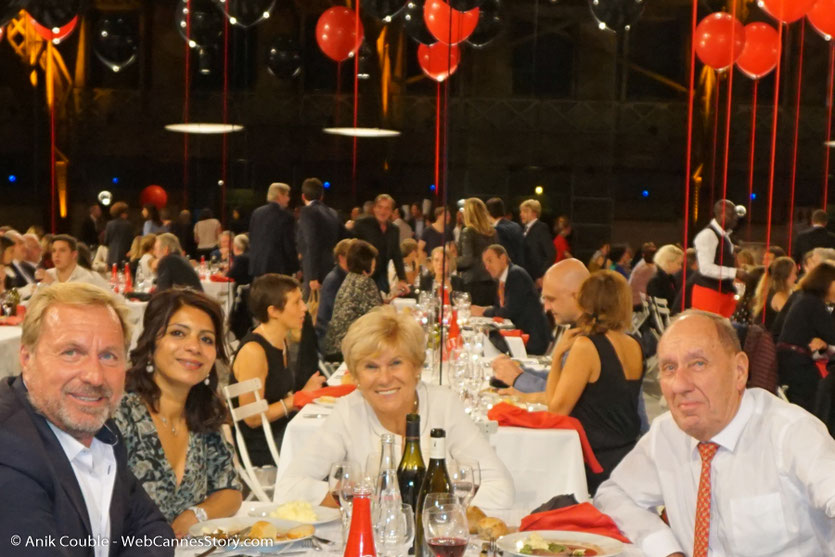 Mes amis, Max et Michèle Lefrancq-Lumière, Eric Lefrancq-Lumière et sa compagne Sandra, lors du dîner d'ouverture du Festival Lumière 2017, à Lyon - Photo © Anik Couble