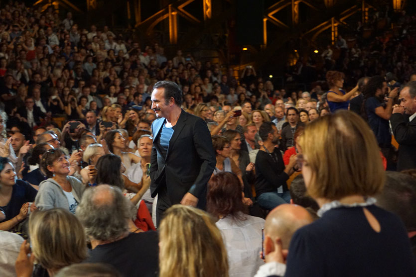 Jean Dujardin, au milieu du public, lors de la cérémonie d'ouverture du Festival Lumière 2018 - Lyon - Photo © Anik Couble