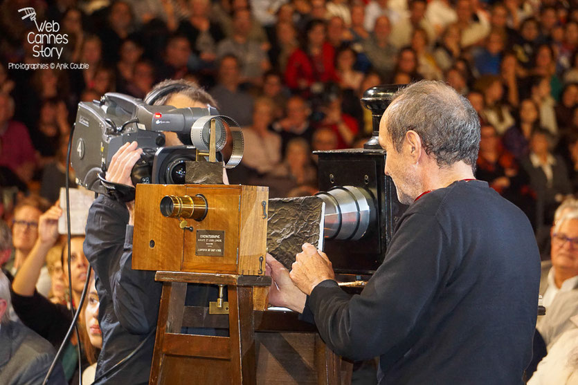 Le Cinématographe, inventé par Auguste et Louis Lumière, lors de la cérémonie d'ouverture du Festival Lumière 2015 - Lyon - Photo © Anik COUBLE