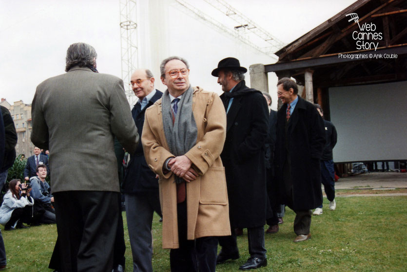 Remake de "Sortie d'usine", par les réalisateurs du monde entier, lors du centenaire du Cinéma, organisé par l' Institut Lumière à Lyon, le 19 mars 1995 - © Anik COUBLE