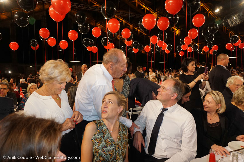 Echange amical entre Max Lefranq-Lumiere, petit fils de Louis Lumière et Christian Carion, lors du dîner d'ouverture du Festival Lumière 2017, à Lyon - Photo © Anik Couble