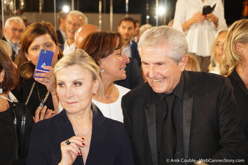 Claude Lelouch, amusé par la belle et touchante attention de Guillermo Del Toro qui lui a fredonné Chabadabada, la chanson de son film "Un homme et une femme", lors du très convivial dîner d'ouverture du Festival Lumière 2018 - Lyon - Photo © Anik Couble