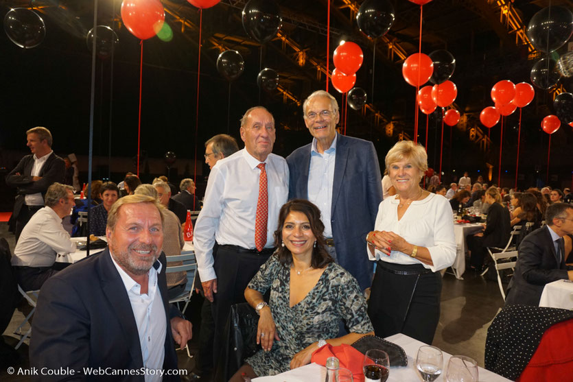 Mes amis, Max et Michèle Lefrancq-Lumière, Eric Lefrancq-Lumière et sa compagne Sandra, en compagnie de Michel Noir, ancien maire de Lyon, lors du dîner d'ouverture du Festival Lumière 2017, à Lyon - Photo © Anik Couble