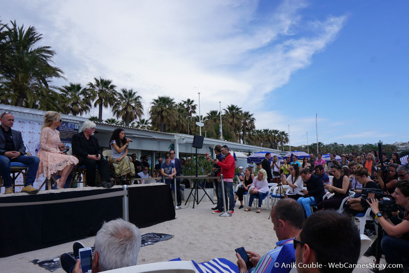 Alex Corélien, Pamela Anderson, Paul Watson et Lamya Essemlali, lors de la  Conférence de Presse de l’Association Sea Shepherd, en marge du  Festival de Cannes 2016 - Photo © Anik Couble