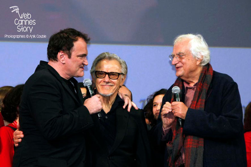 Quentin Tarantino, entouré de Harvey Keitel et Bertrand Tavernier sur la scène de la Halle Tony Garnier - Clôture du Festival Lumière - Lyon - 2013 - Photo © Anik COUBLE