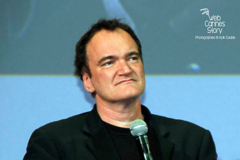 Quentin Tarantino sur la scène de la Halle Tony Garnier - Clôture du Festival Lumière - Lyon - 2013 - Photo © Anik COUBLE