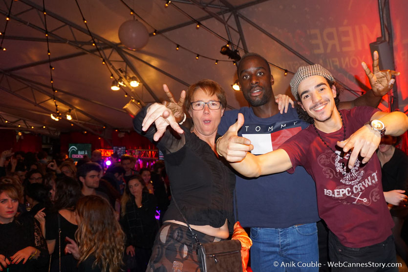 De sympathiques festivaliers,  lors d’une très joyeuse soirée à La Plateforme - Nuits Lumière - Festival Lumière 2016 - Lyon - Photo © Anik Couble