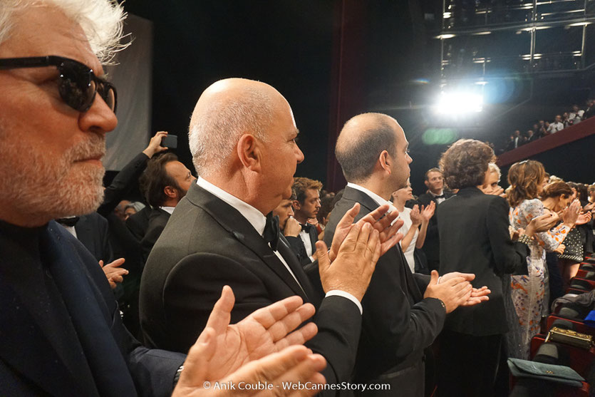 Pedro Almodovar et son frère Agustin Almodovar, lors de la projection du film, Les Filles du soleil (Girls of the sun) d’Eva Husson, présenté en sélection officielle, lors du Festival de Cannes 2018 - Photo © Anik Couble