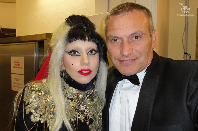Lady Gaga avec mon ami Serge Mauro - Festival de Cannes 2011 - Photo © Anik Couble
