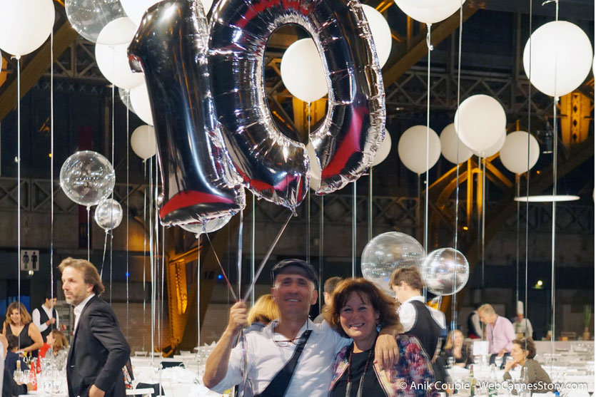 En compagnie de mon ami, Loulou Dedola, scénariste, auteur, compositeur, interprète, leader du groupe RCP, lors du très convivial dîner d'ouverture du Festival Lumière 2018 - Lyon - Photo © Anik Couble