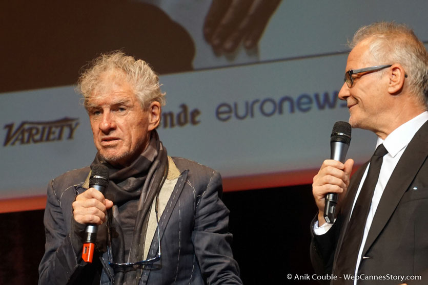 Christopher Doyle, ancien chef opérateur de Wong Kar-wai et Thierry Fremaux, directeur de l'Institut Lumière, lors de la cérémonie de remise du Prix Lumière à Wong Kar-wai wai - Festival Lumière 2017 - Lyon  - Photo © Anik Couble 