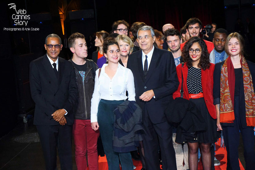 Jean-Jack Queyranne et Abderrahmane Sissako, accompagnés des élèves de la CinéFabrique, lors de la cérémonie d'ouverture du Festival Lumière 2015 - Lyon - Photo © Anik COUBLE