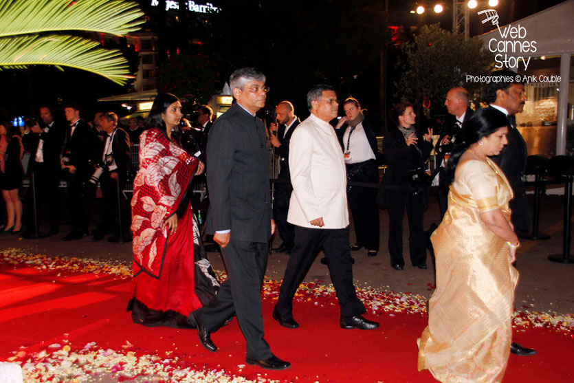 Arrivée de la délégation indienne - Festival de Cannes 2013 - Photo © Anik COUBLE