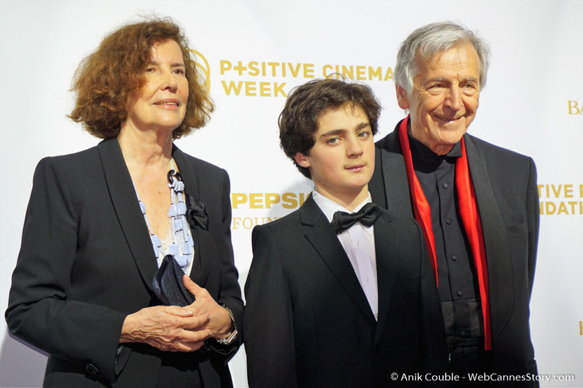 Costa-Gavras, en famille, lors du dîner de gala de la Fondation Positive Planet  et de la remise des prix de la Positive Cinema Week 2017 - Festival de Cannes 2017 - Photo © Anik Couble