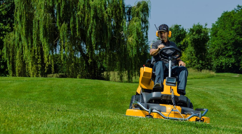 STIGA Park Frontmäher im Einsatz