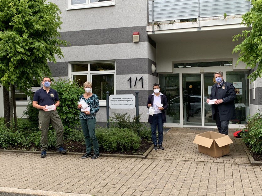 Übergabe von Schutzmasken an die Katholische Sozialstation e.V. Villingen-Schwenningen