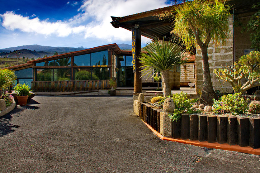 Entrada principal de la Bodega