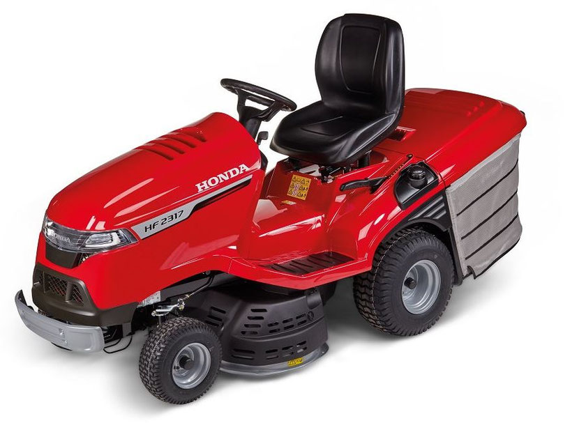 Honda Rasentraktor HF 2317 am Rasenmähen