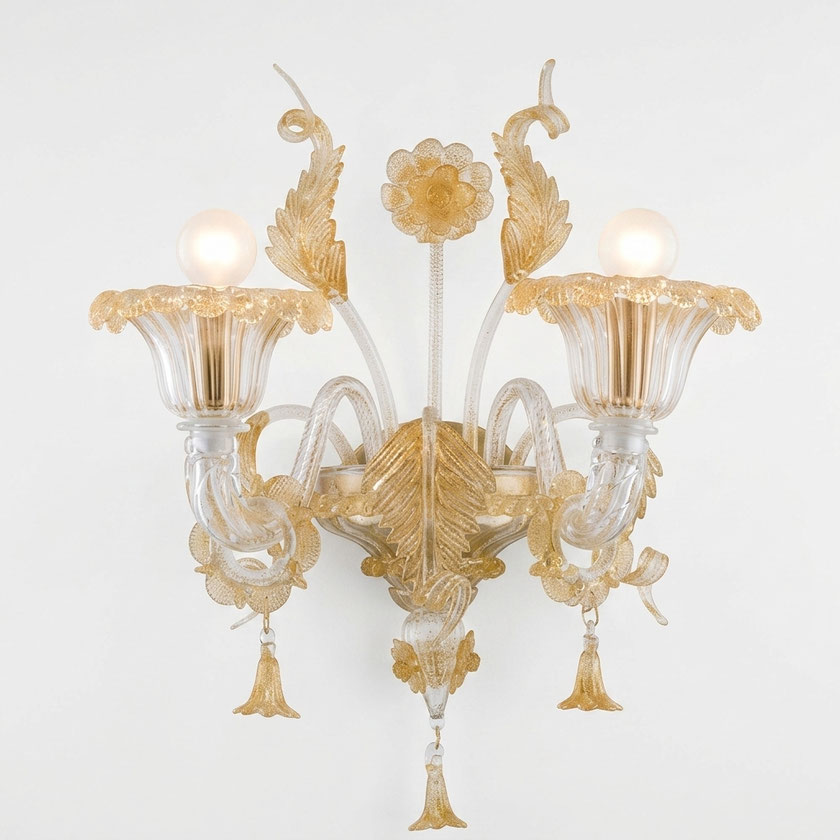 Applique Murano Miss Veneziana Aurea con dettagli oro lavorato a mano per salone elegante