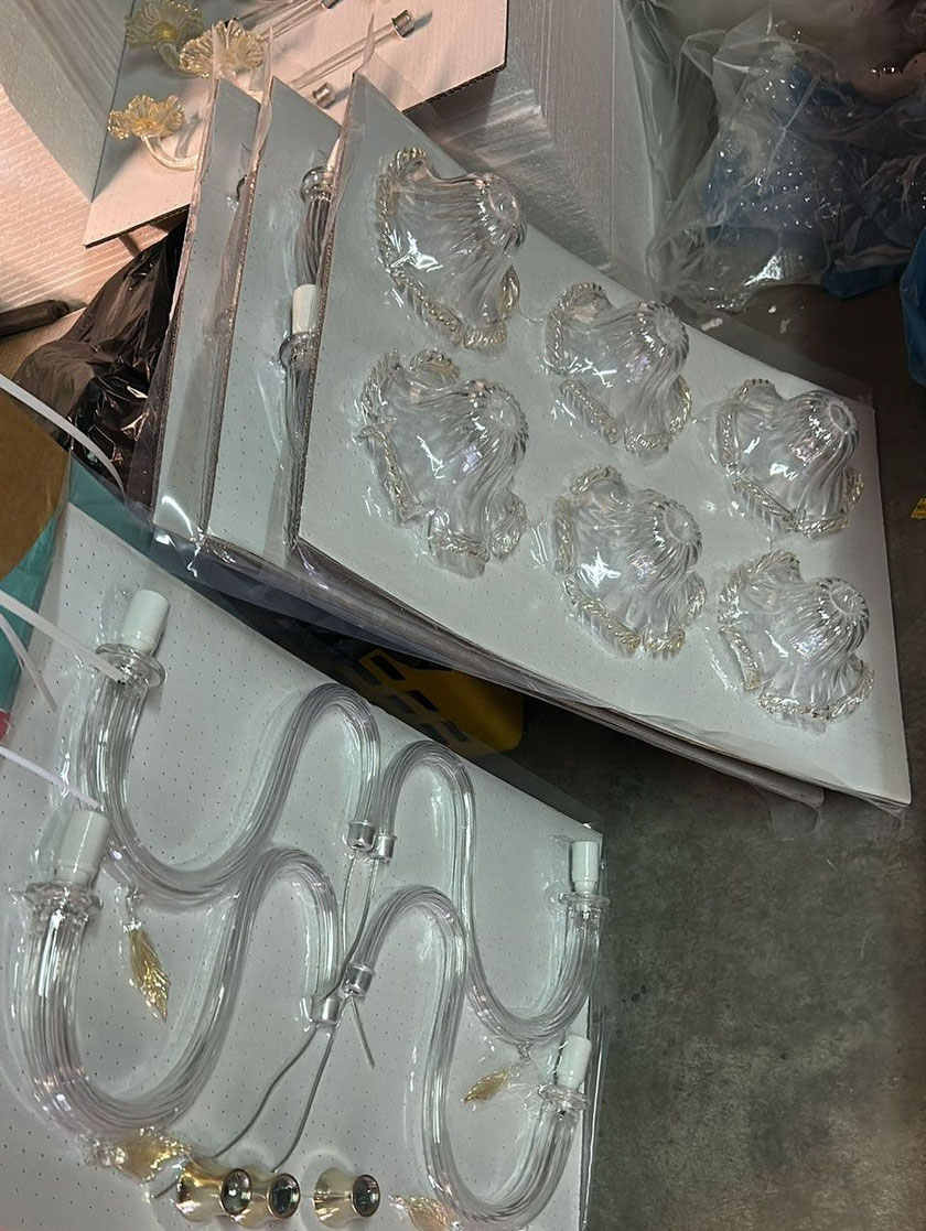 Lampadario in vetro di Murano Miss Beethoven 8 luci trasparente con finiture oro lavorato a mano stile classico veneziano imballato