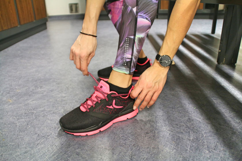 CHAUSSURES FITNESS CARDIO 500 FEMME NOIR ET ROSE DOMYOS DOMYOS