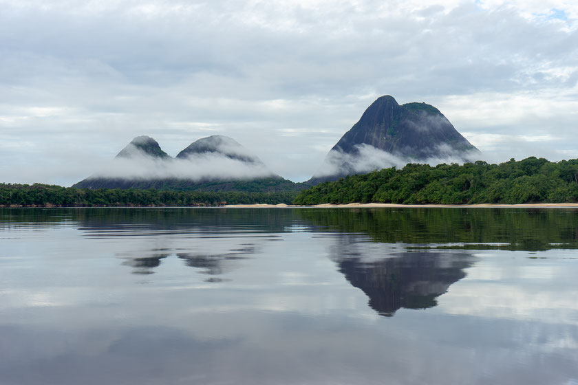 Cerros de Mavecure colombia guainia