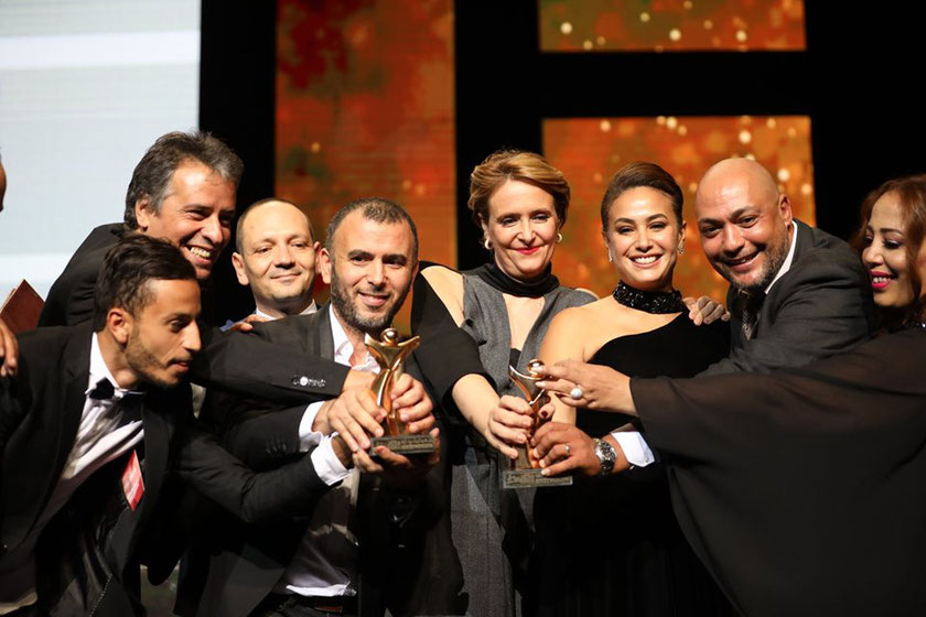 Hinde Boujemaa et toute l'équipe de Noura rêve, vainqueurs du Tanit d'or des JCC 2019 © LaPresse.tn